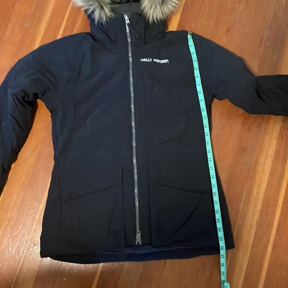 Helly Hansen winter coat - Picture 9 of 10